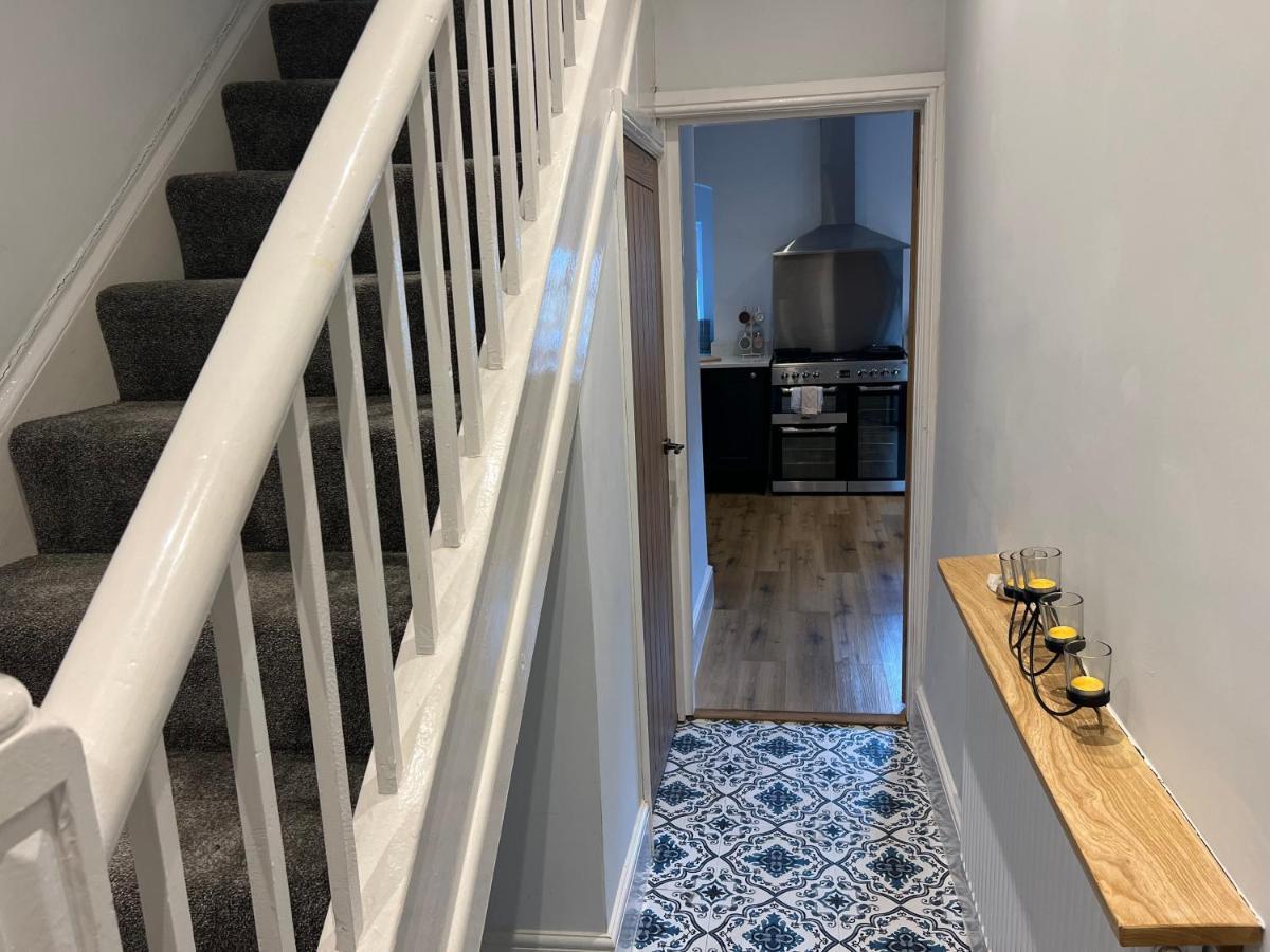 Luxury 2 Bed Apartment Great Location Stoke-on-Trent Bagian luar foto