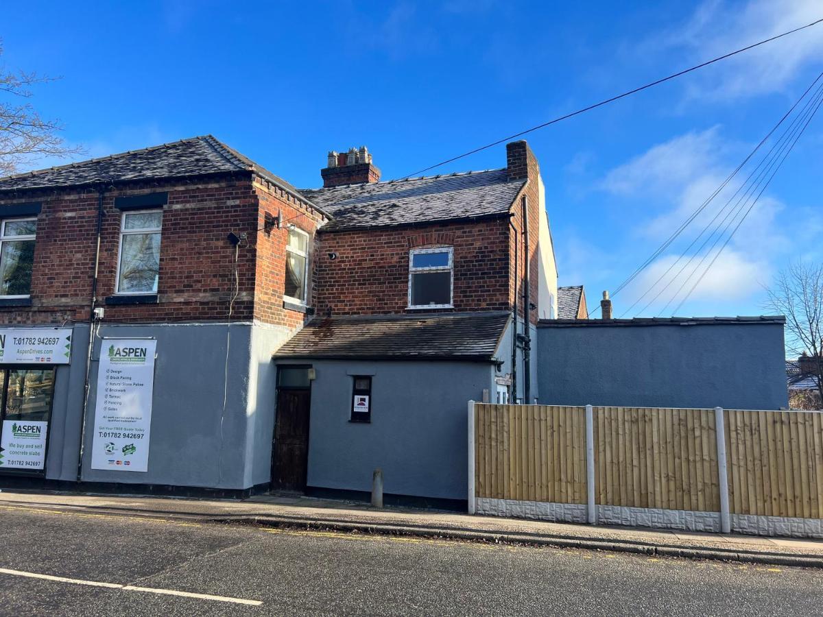 Luxury 2 Bed Apartment Great Location Stoke-on-Trent Bagian luar foto