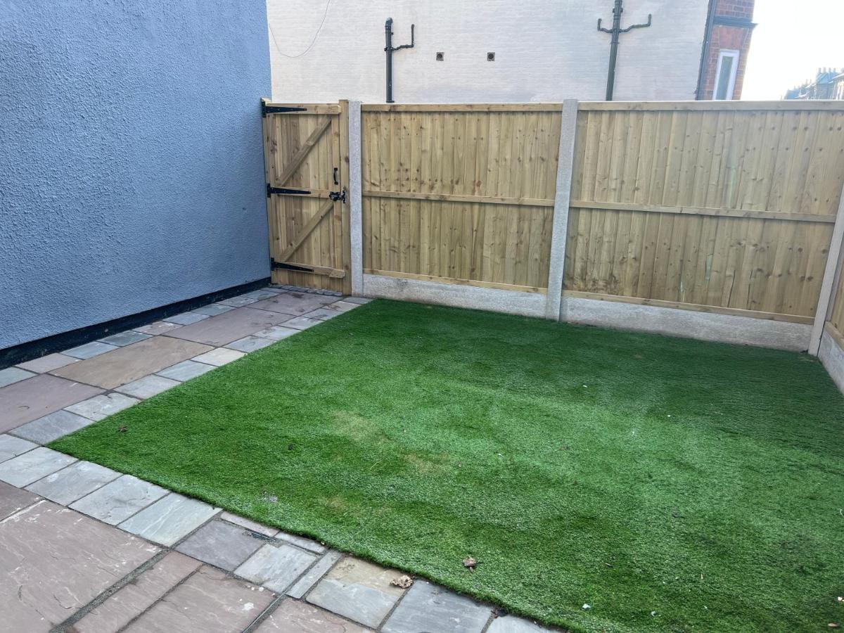 Luxury 2 Bed Apartment Great Location Stoke-on-Trent Bagian luar foto